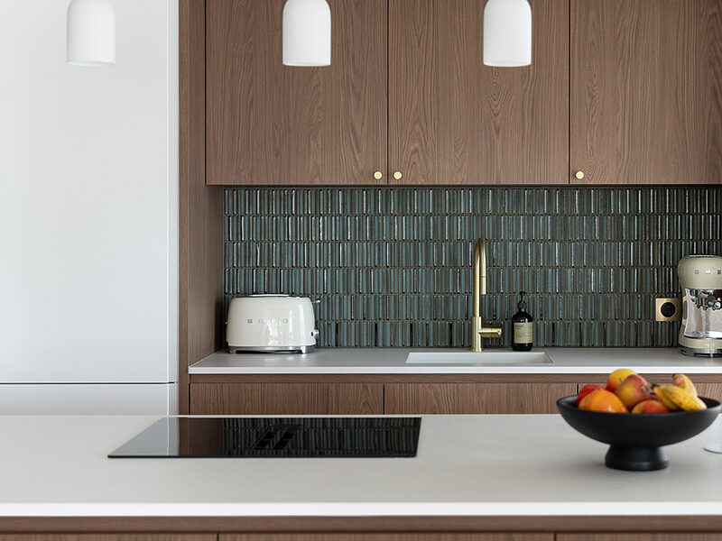 Cuisine rénovée sur mesure à Antibes – vue d’ensemble