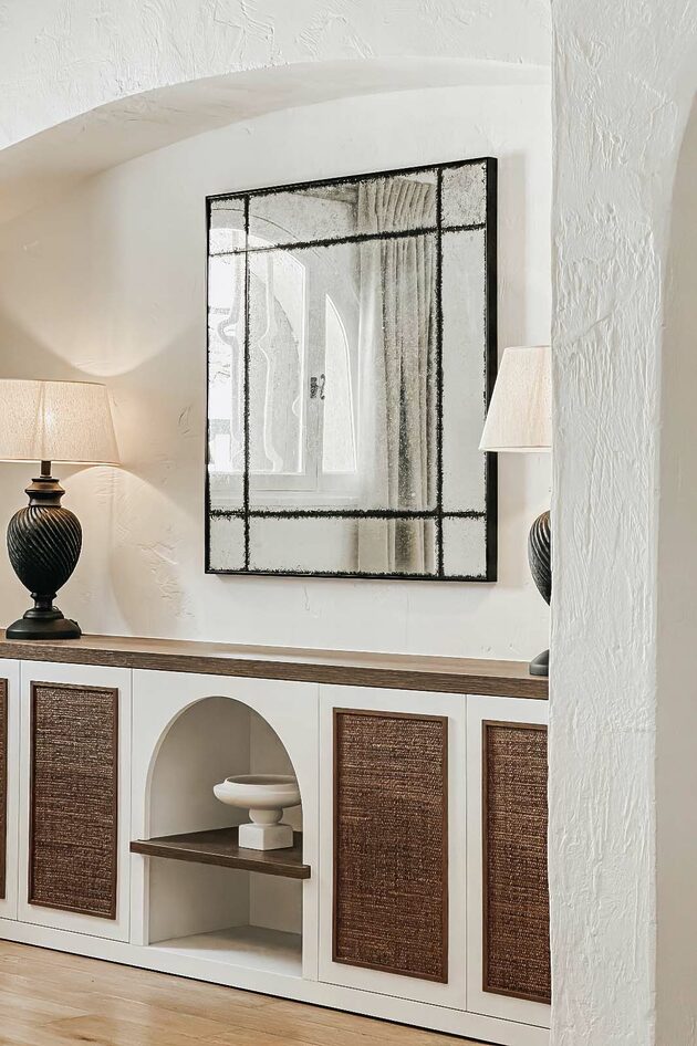 Buffet sur mesure avec portes en rafia tressé - Villa Jacques Couelle mougins